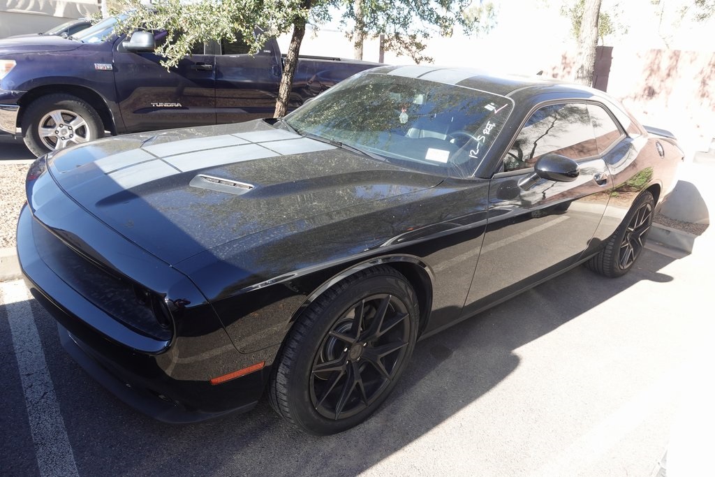 2018 Dodge Challenger SXT Plus's photo