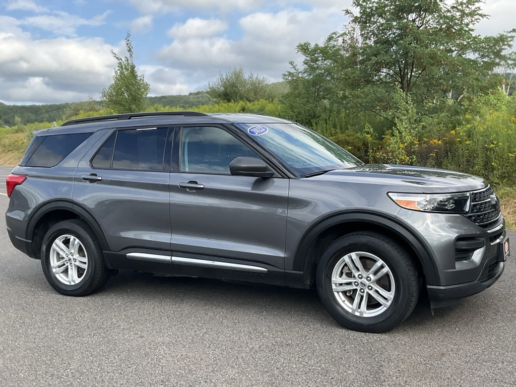 2022 Ford Explorer XLT's photo