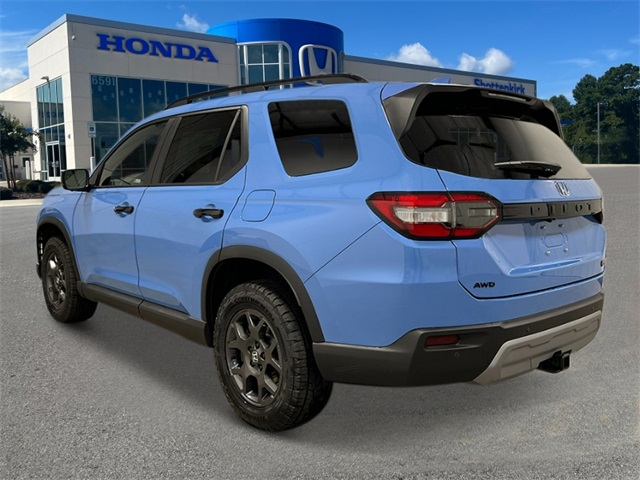 2025 Honda Pilot TrailSport photo 2