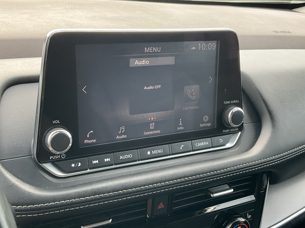 2021 Nissan Rogue SV photo 4