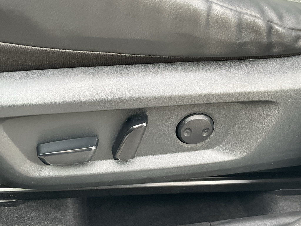 2021 Nissan Rogue SV photo 12