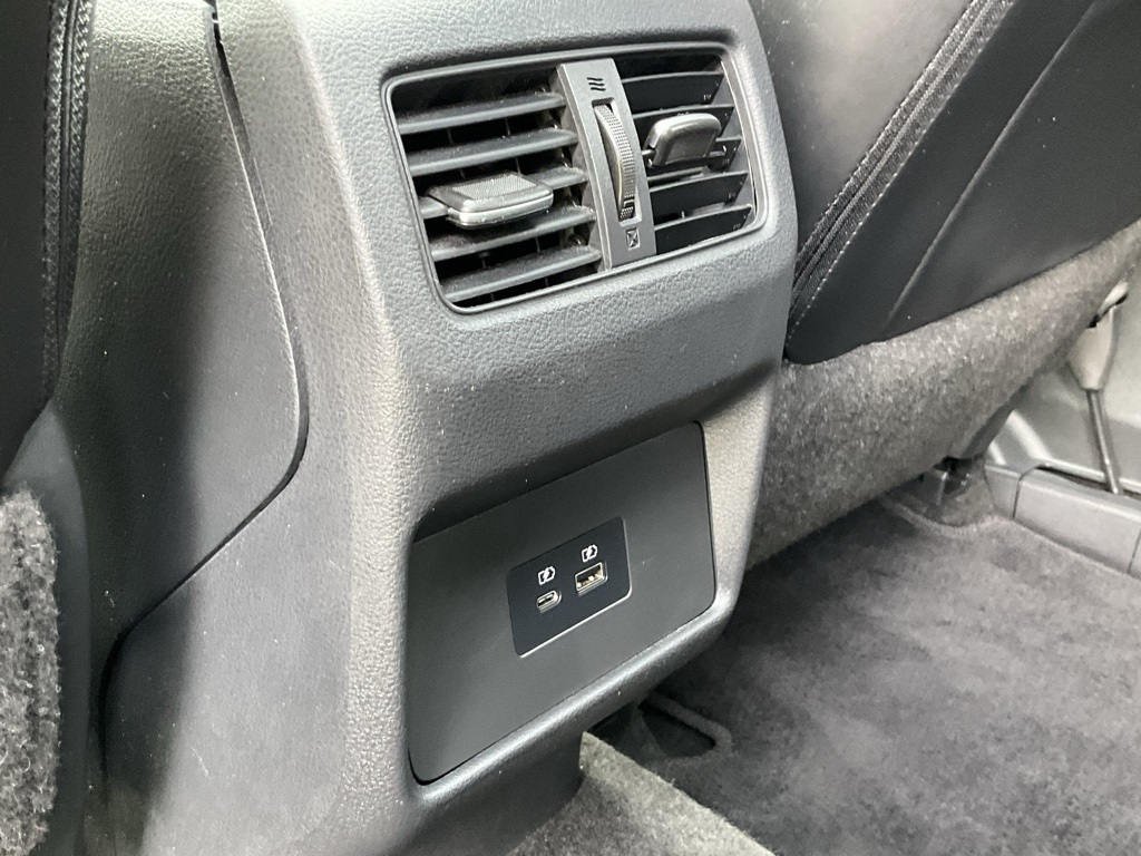 2021 Nissan Rogue SV photo 18