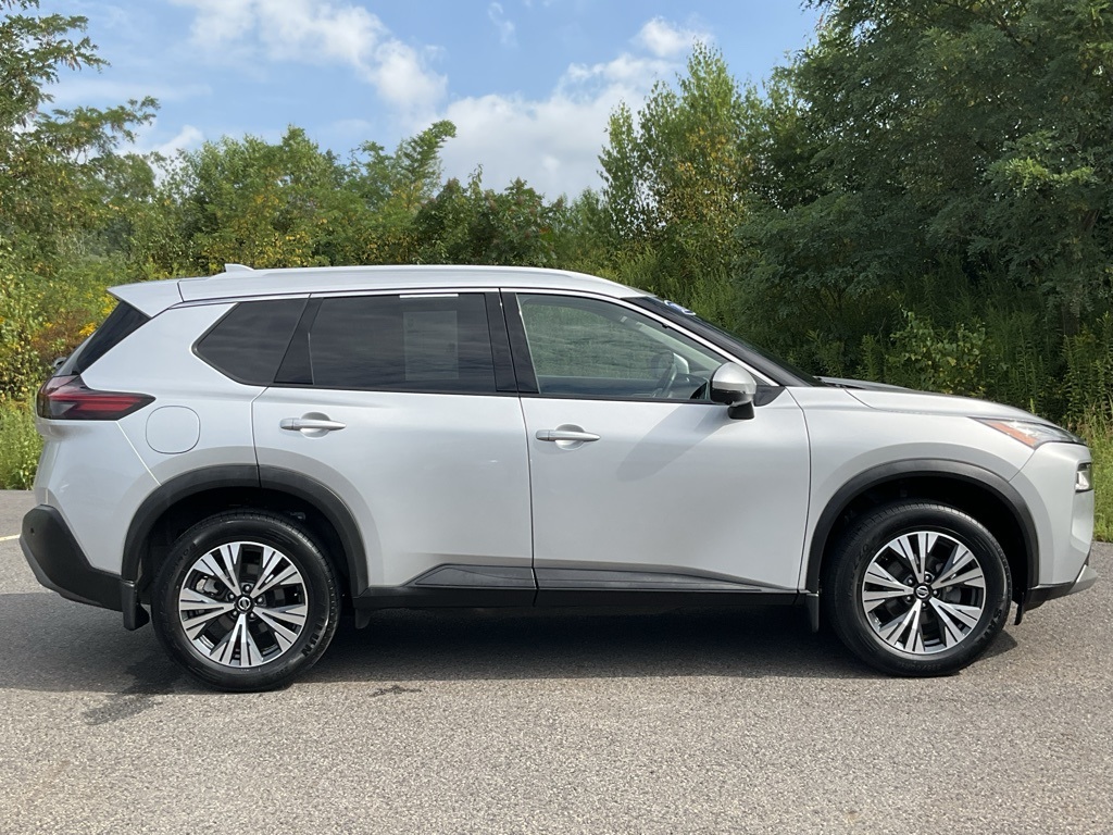 2021 Nissan Rogue SV photo 21