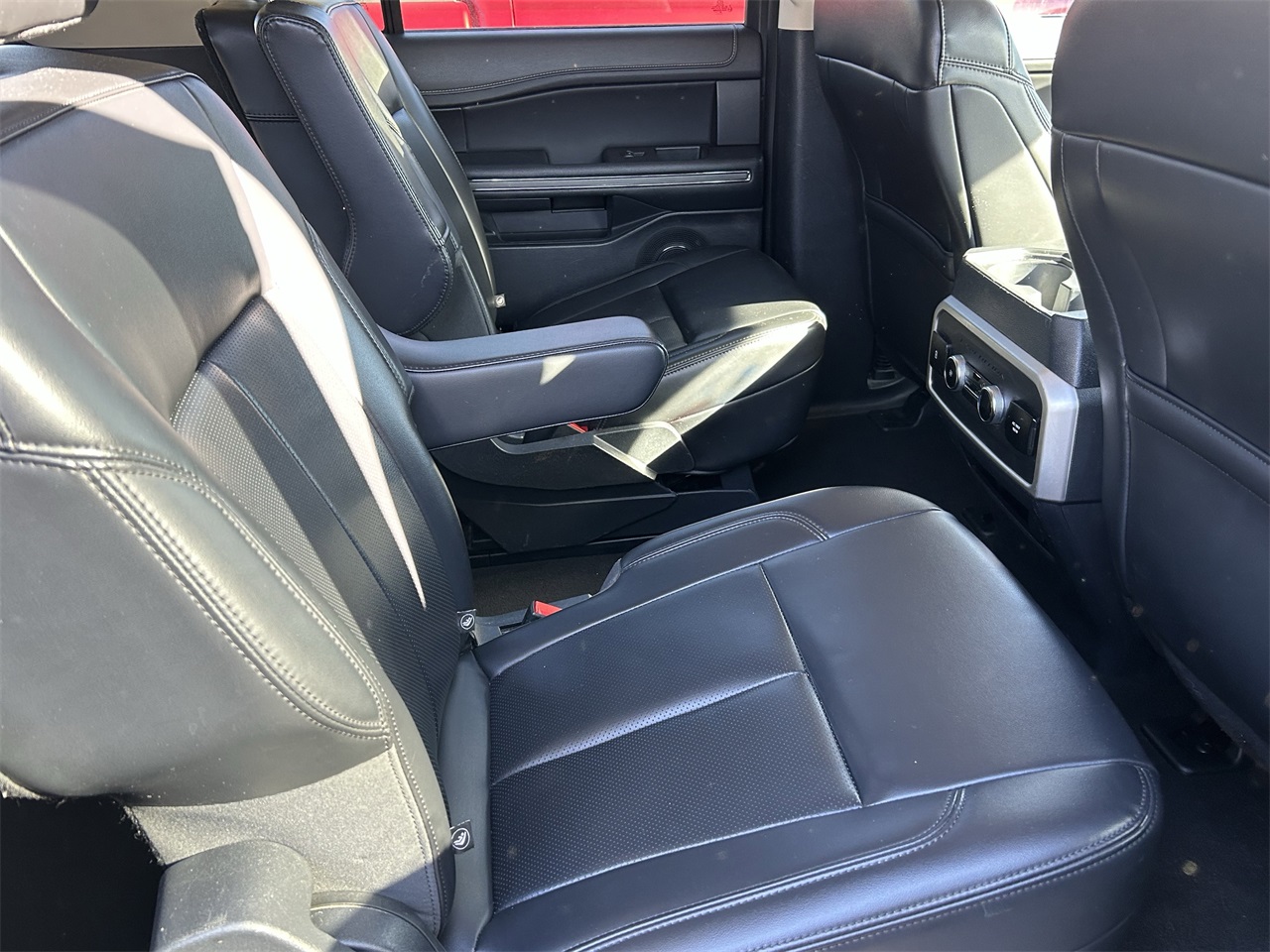 used 2024 Ford Expedition car, priced at $37,970