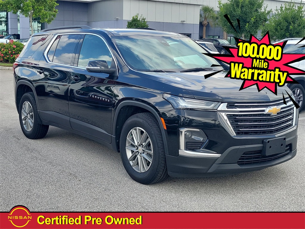 2023 Mosaic Black Metallic Chevrolet Traverse LT SUV