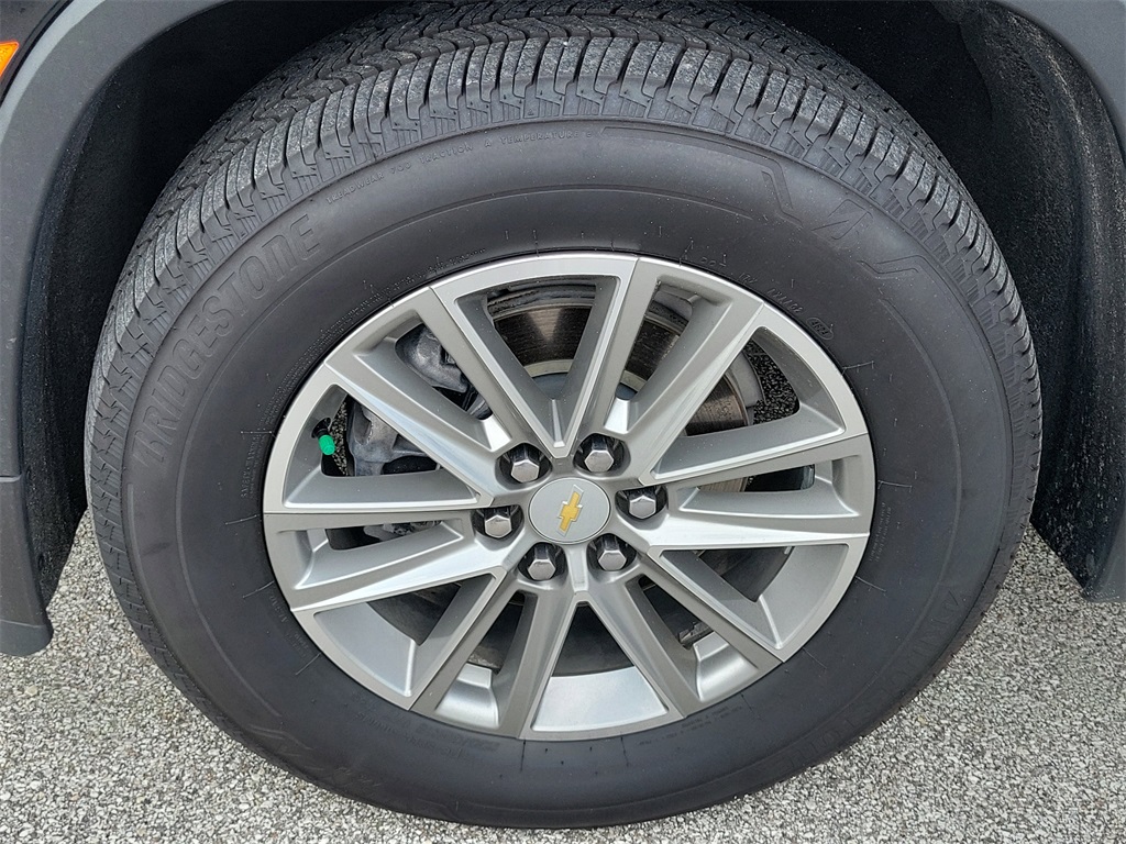 2023 Mosaic Black Metallic Chevrolet Traverse LT AWD SUV