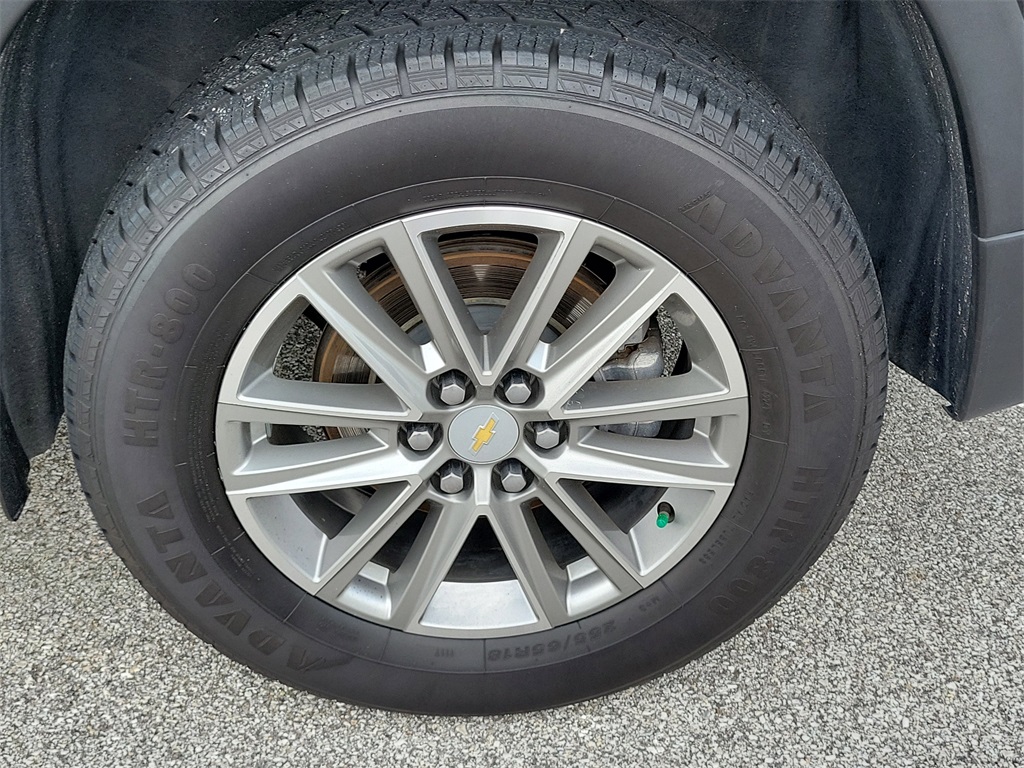2023 Mosaic Black Metallic Chevrolet Traverse LT AWD SUV