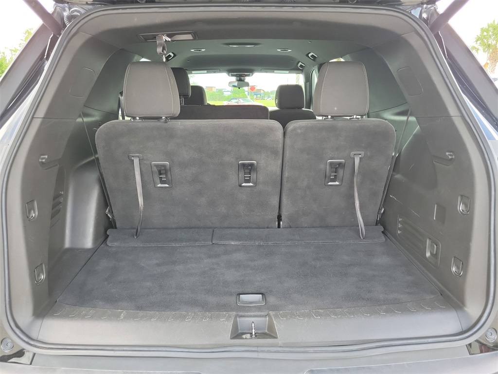 2023 Mosaic Black Metallic Chevrolet Traverse LT AWD SUV
