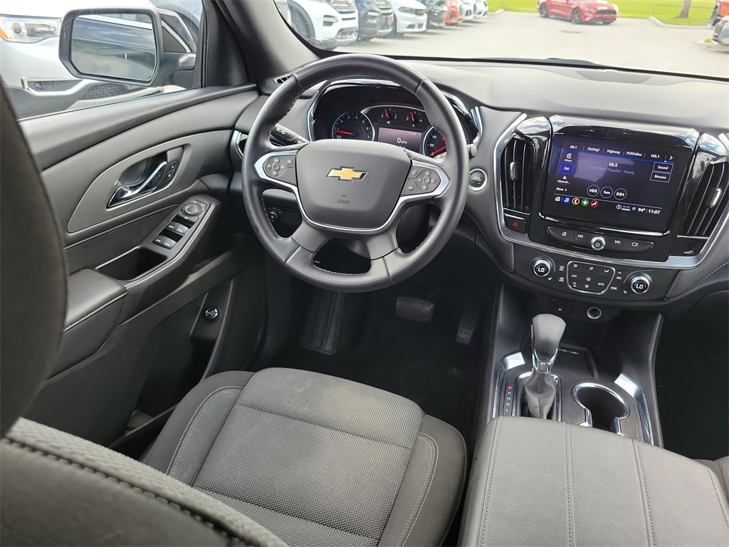2023 Mosaic Black Metallic Chevrolet Traverse LT AWD SUV