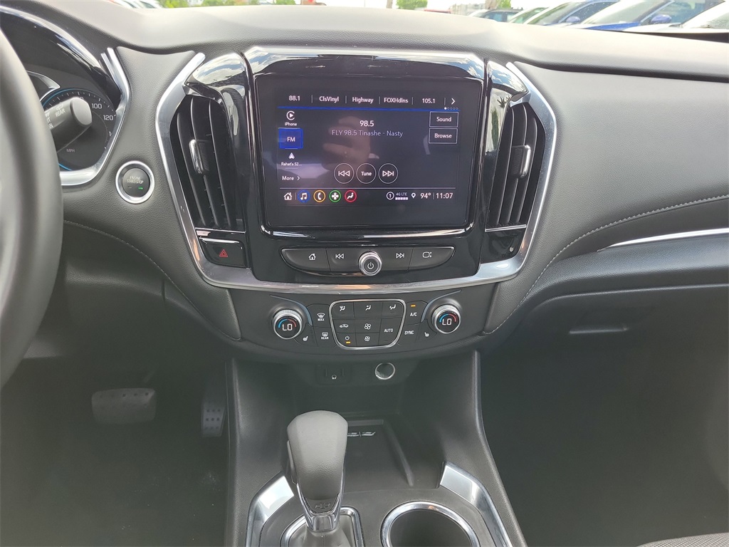 2023 Mosaic Black Metallic Chevrolet Traverse LT AWD SUV
