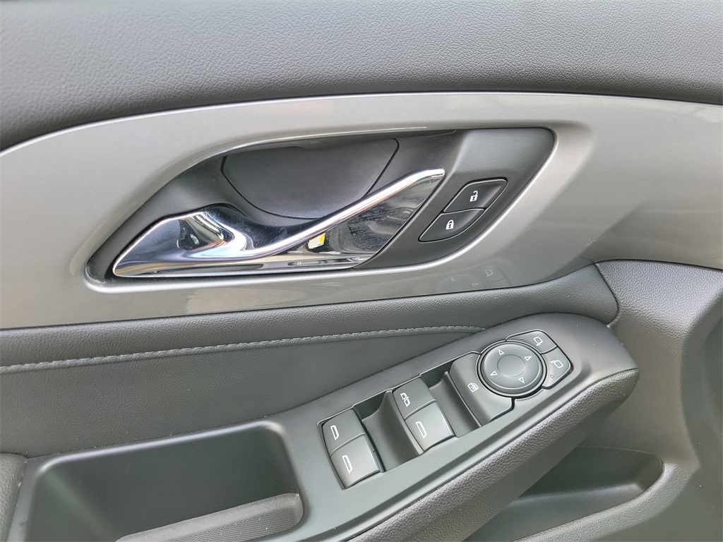 2023 Mosaic Black Metallic Chevrolet Traverse LT AWD SUV