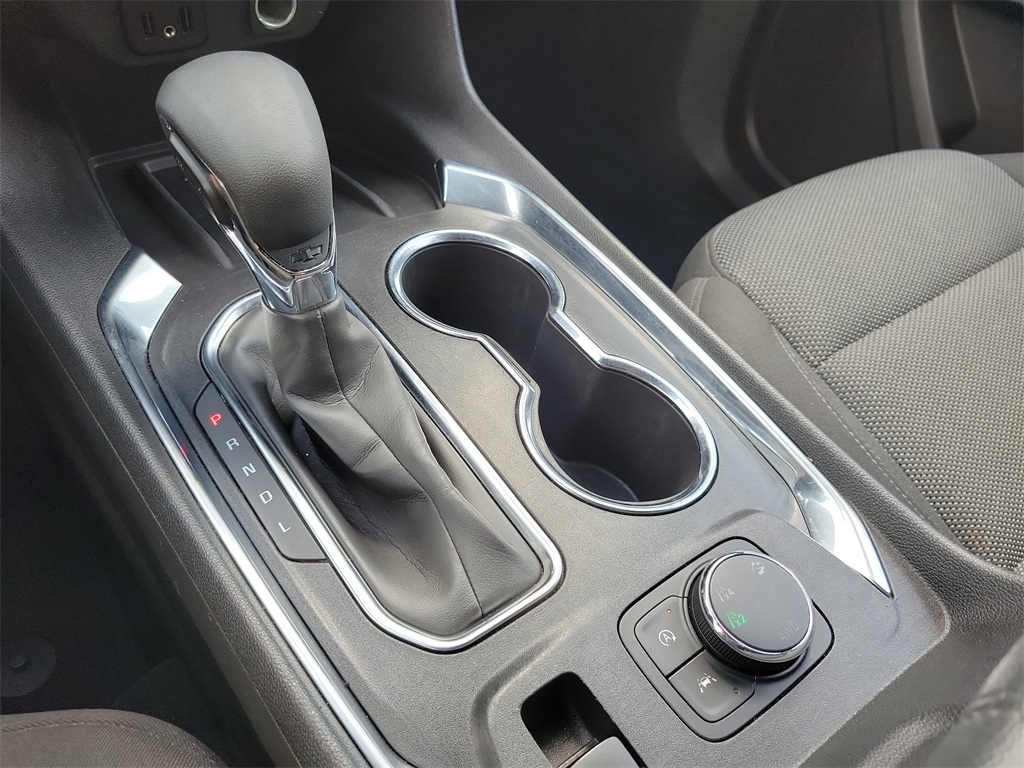 2023 Mosaic Black Metallic Chevrolet Traverse LT AWD SUV