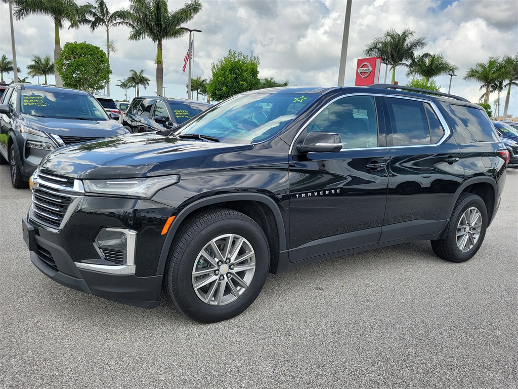 2023 Mosaic Black Metallic Chevrolet Traverse LT AWD SUV