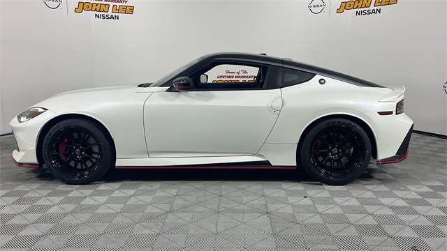2025 Pearl White Tricoat/Super Black Nissan Z NISMO RWD Coupe