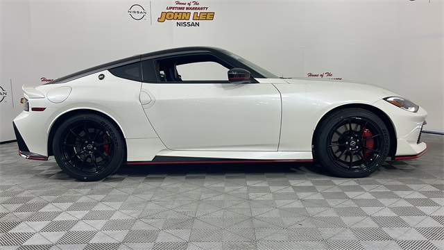 2025 Pearl White Tricoat/Super Black Nissan Z NISMO RWD Coupe