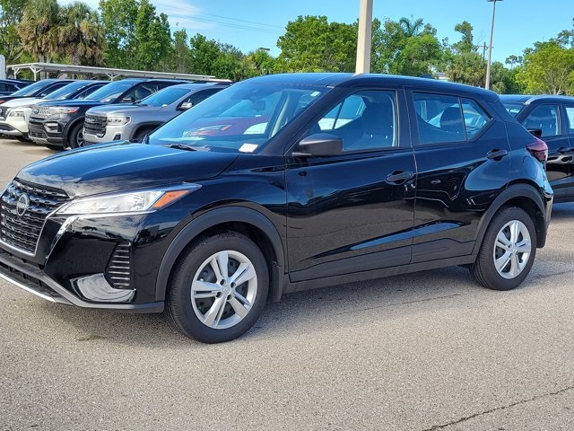 2024 Nissan Kicks S photo 9