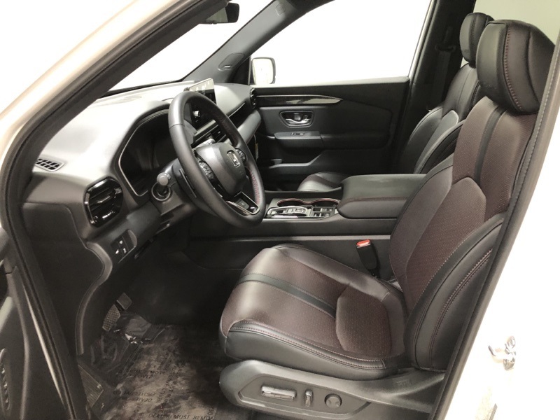 2025 Honda Pilot Elite photo 16