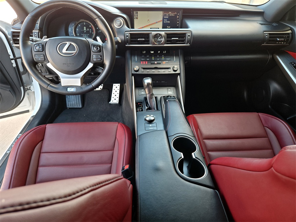 2019 Lexus IS 300 F SPORT photo 11