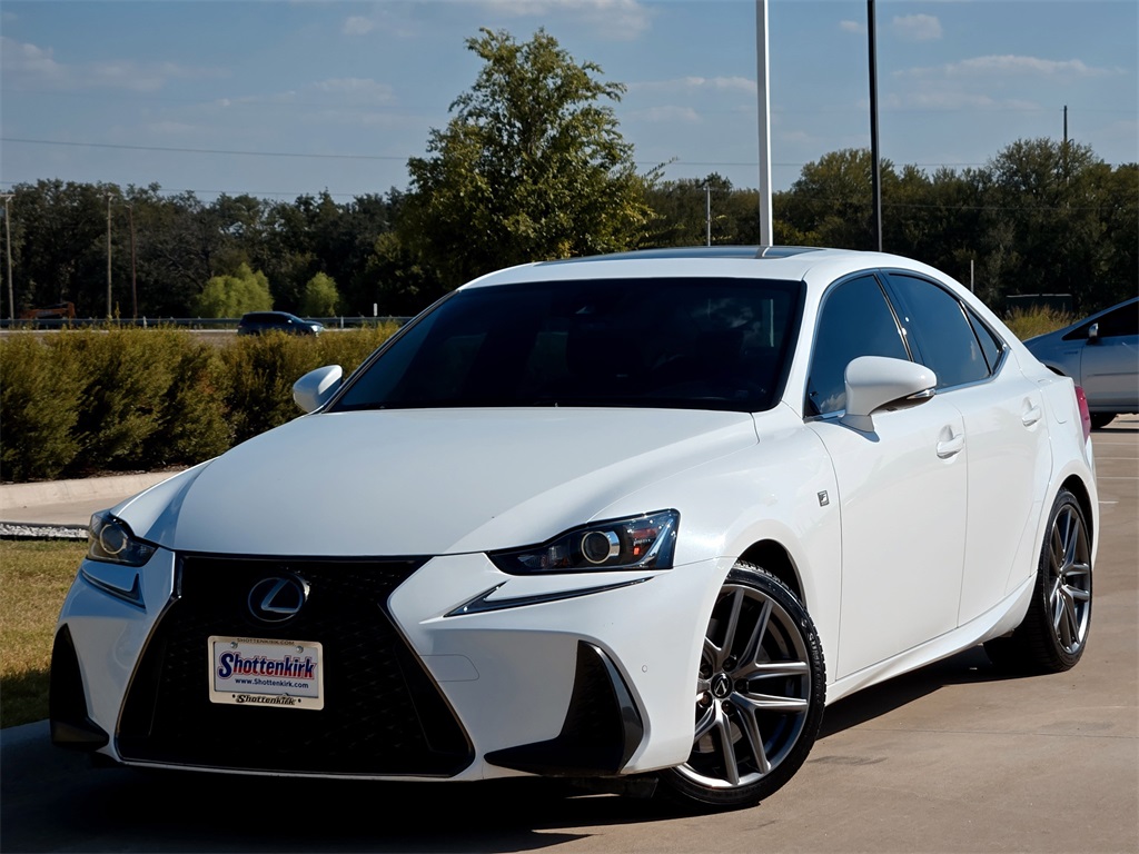 2019 Lexus IS 300 F SPORT photo 2