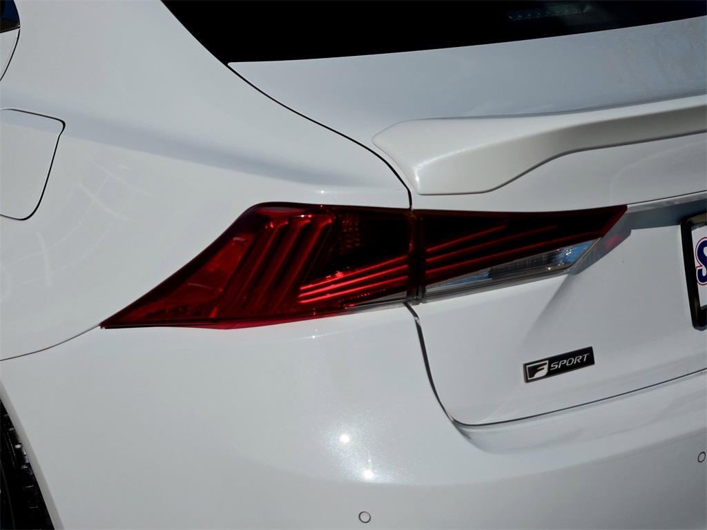 2019 Lexus IS 300 F SPORT photo 5