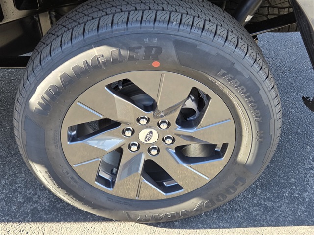 New 2025 Ford F-150 STX 4D SuperCrew