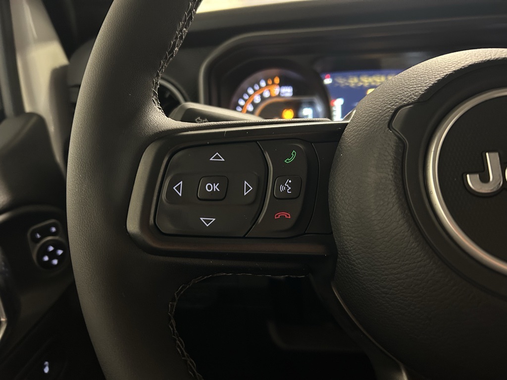 new 2025 Jeep Gladiator car, priced at $46,999