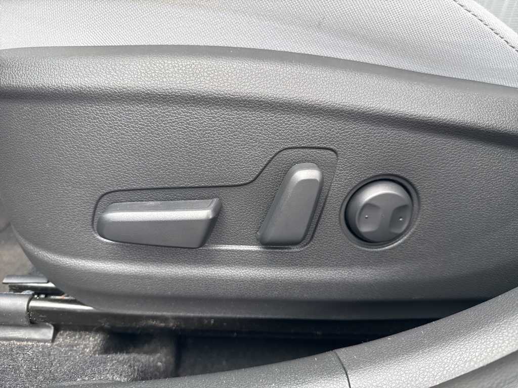 2023 Hyundai Kona SEL photo 2