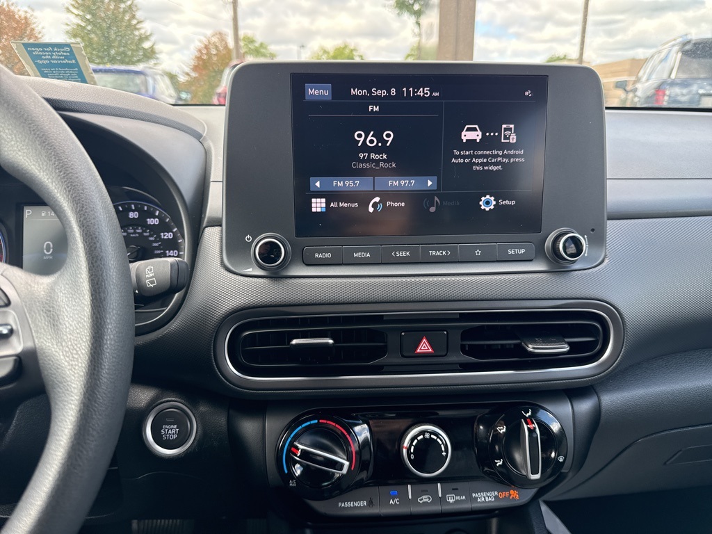 2023 Hyundai Kona SEL photo 3