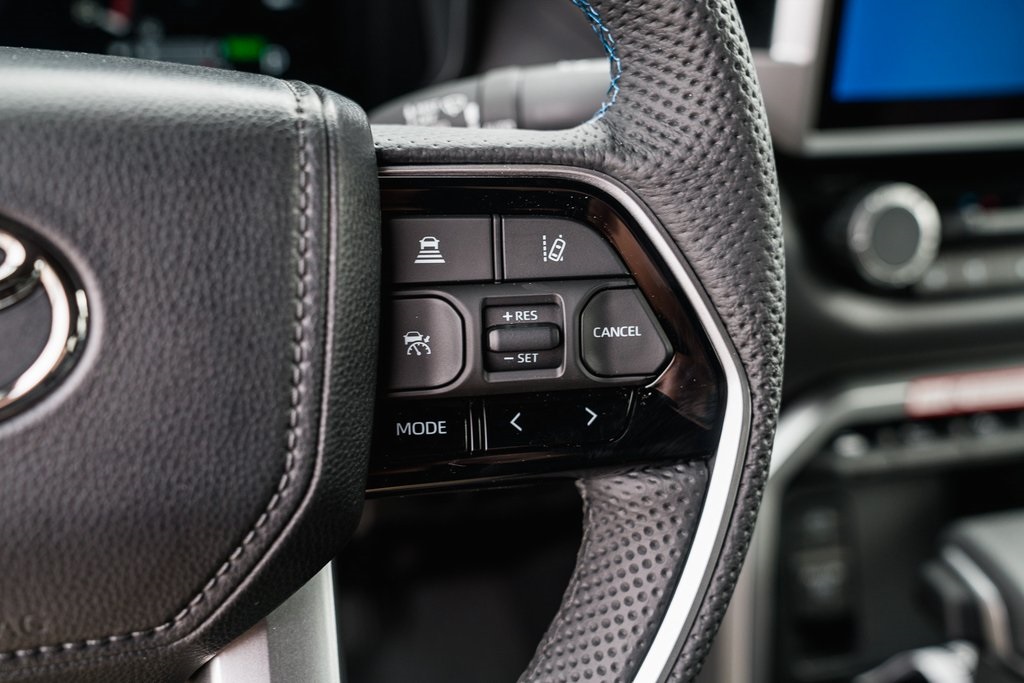 2025 Toyota Tundra Platinum CrewMax photo 15