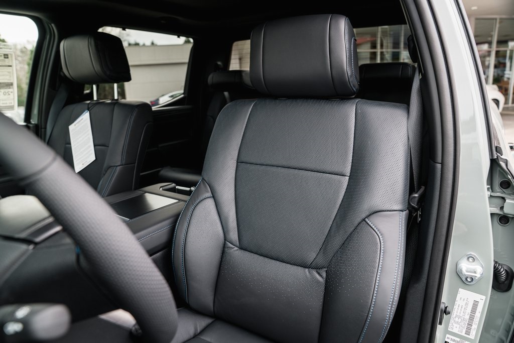 2025 Toyota Tundra Platinum CrewMax photo 24