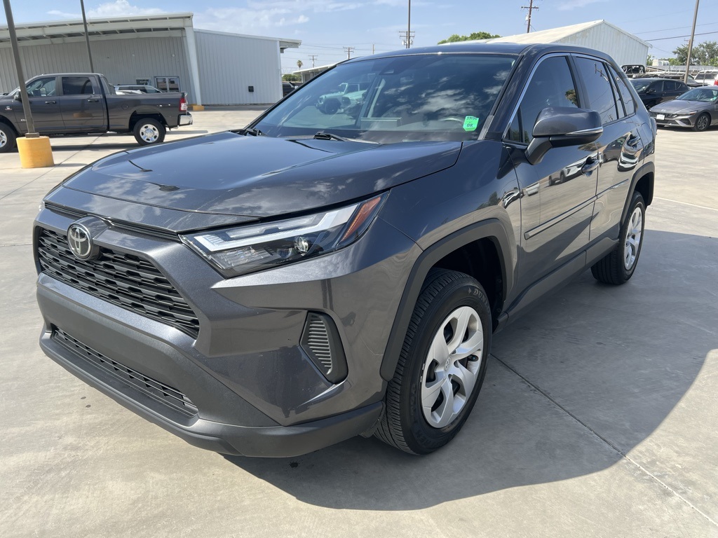214002023 Toyota RAV4 LE