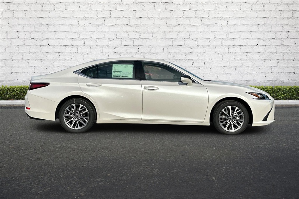 2025 Lexus ES 350 photo 3