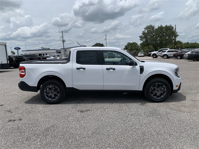 2025 Oxford White Ford Maverick XLT FWD Truck