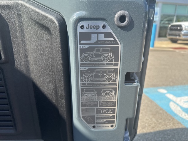 2025 Jeep Wrangler Sport S photo 7