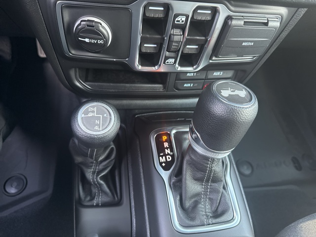 2025 Jeep Wrangler Sport S photo 21