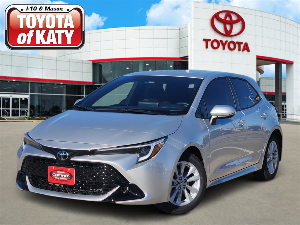 2025 Toyota Corolla Hatchback SE's photo