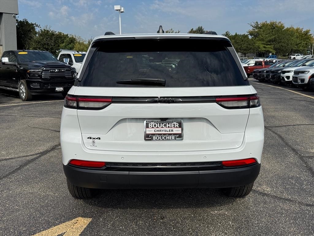 2025 Jeep Grand Cherokee Altitude X photo 4