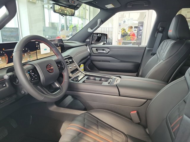 2025 White / Black Nissan Armada PRO-4X 4X4 SUV