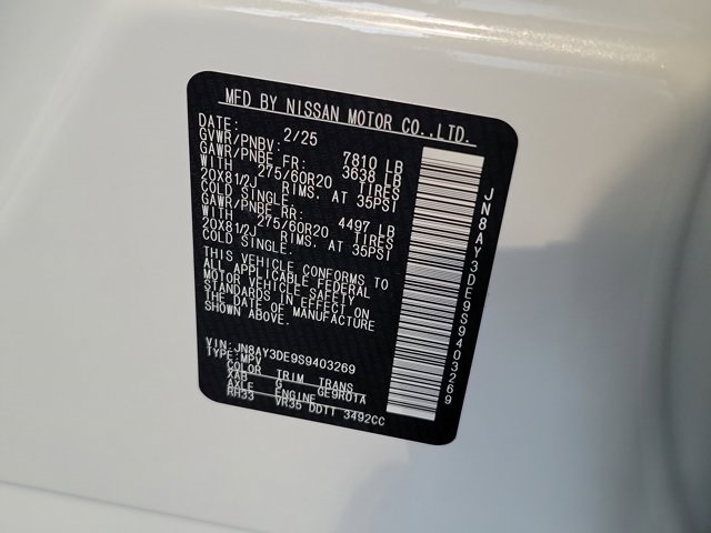 2025 White / Black Nissan Armada PRO-4X 4X4 SUV
