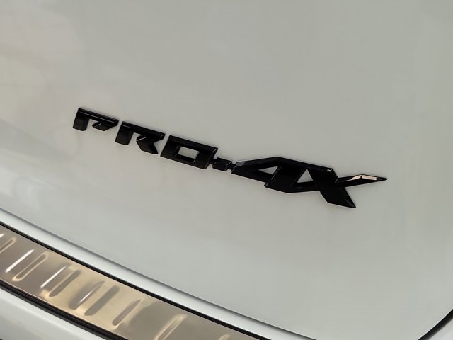 2025 White / Black Nissan Armada PRO-4X 4X4 SUV