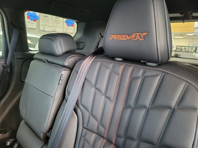 2025 White / Black Nissan Armada PRO-4X 4X4 SUV