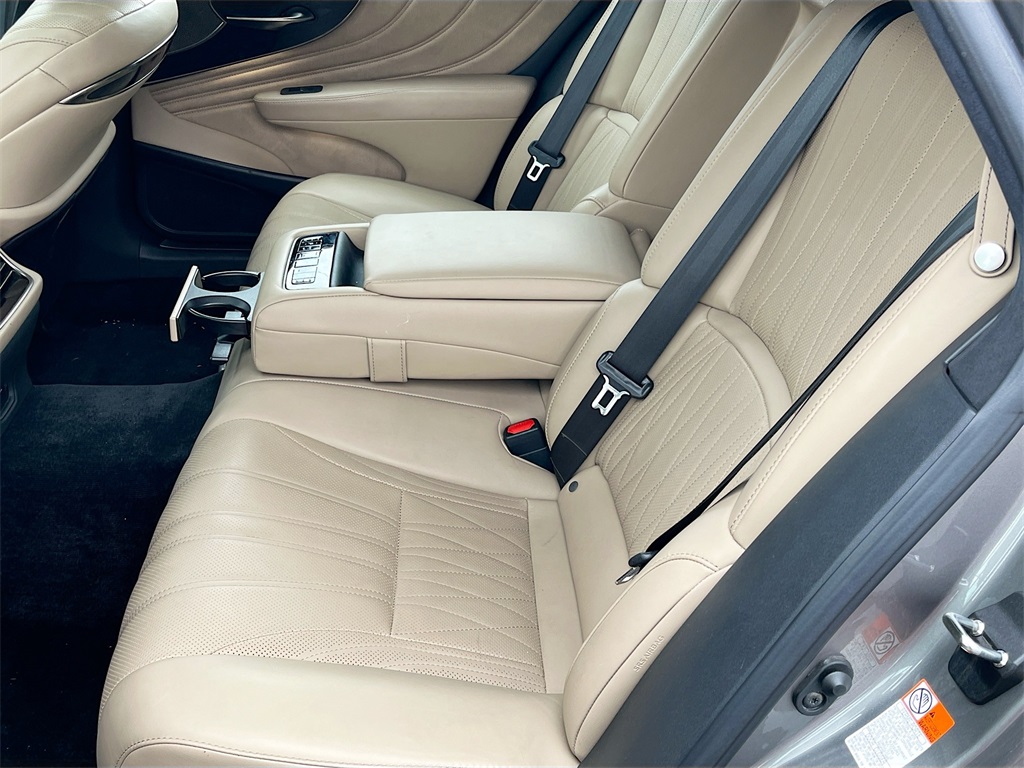 2021 Lexus LS 500 photo 24