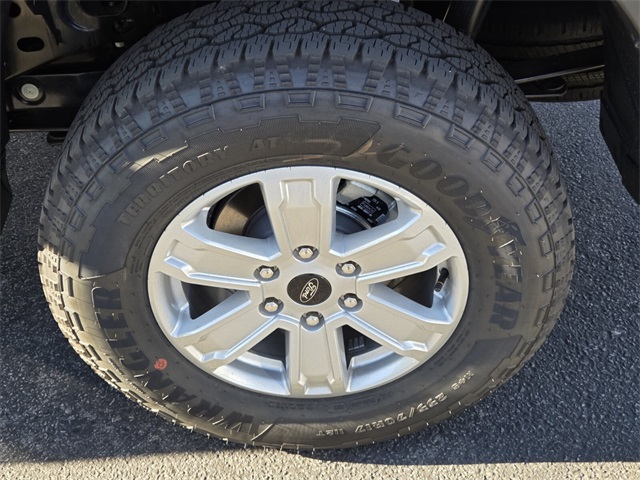 New 2025 Ford Ranger XL 4D Crew Cab