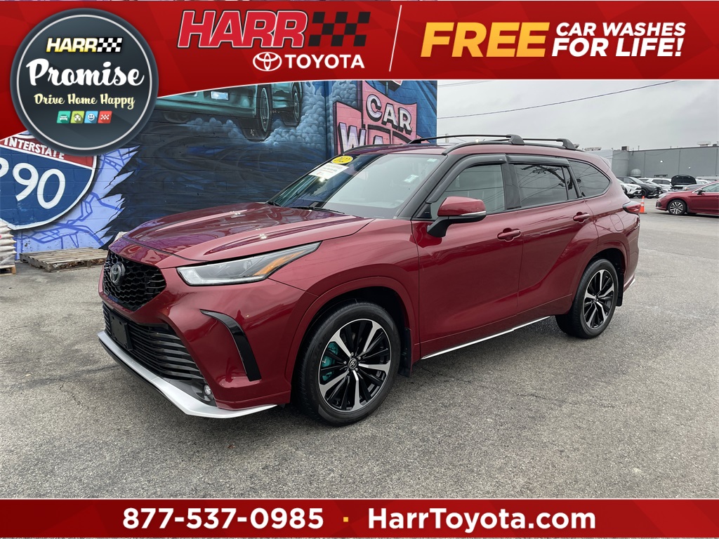 2022 Toyota Highlander XSE's photo