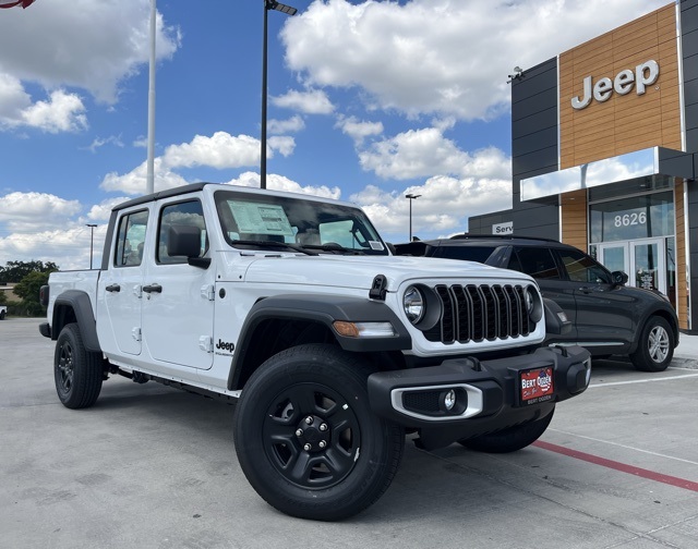 2025 Jeep Gladiator Sport's photo