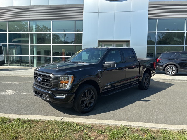 2022 Black Metallic Ford F-150 XLT Truck