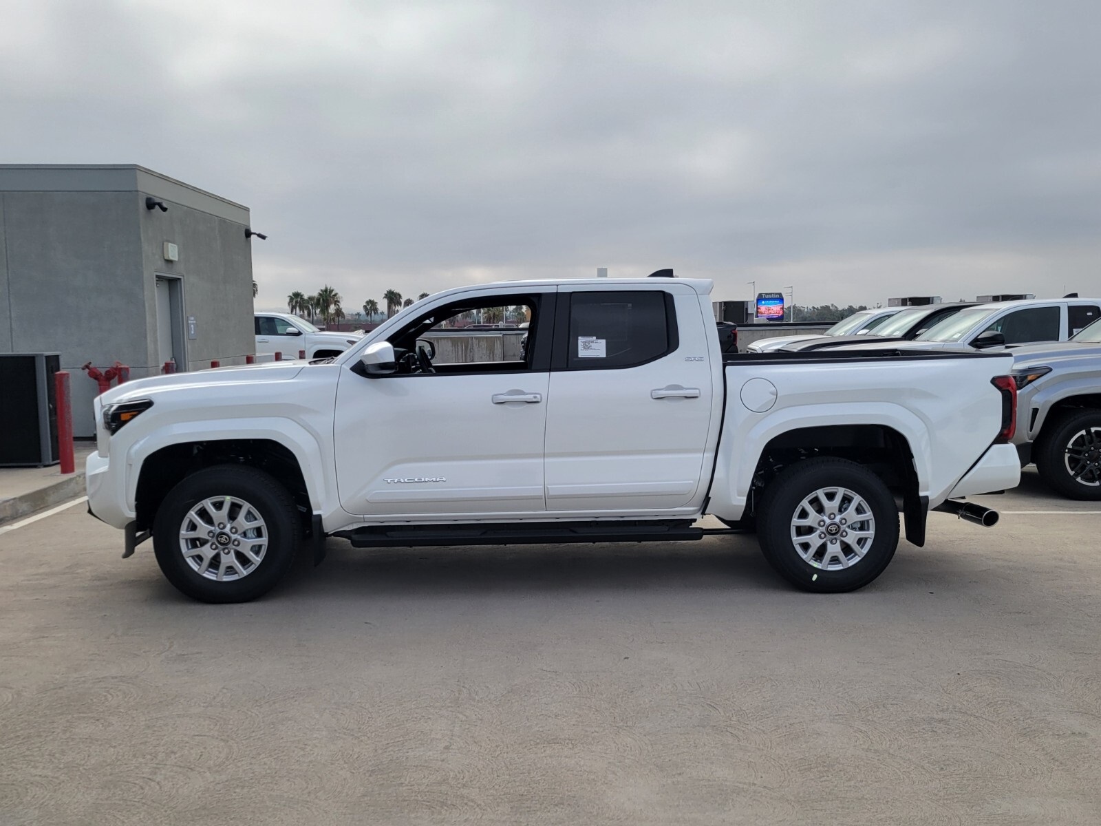 2025 Toyota Tacoma SR5 Double Cab photo 2