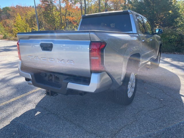 2025 Toyota Tacoma SR5 photo 4