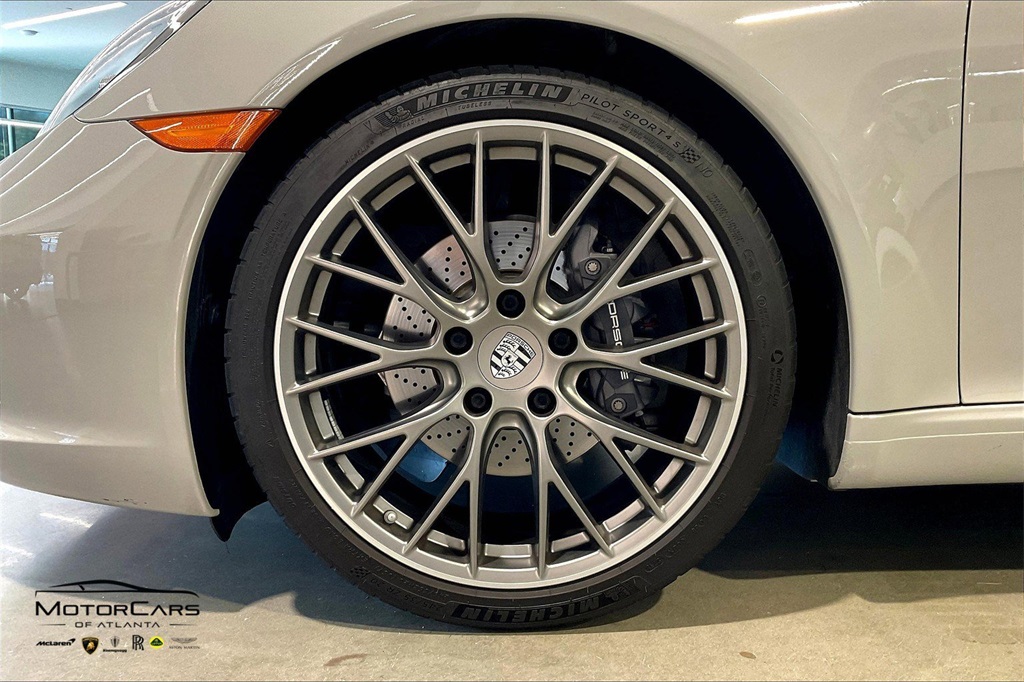 2019 Porsche 911 Carrera Truck