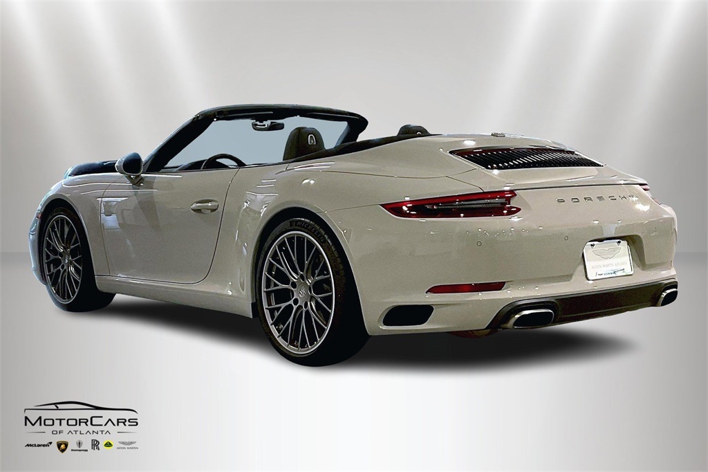 2019 Porsche 911 Carrera Truck